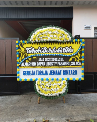 Papan Bunga Duka di Pulau Hanaut
